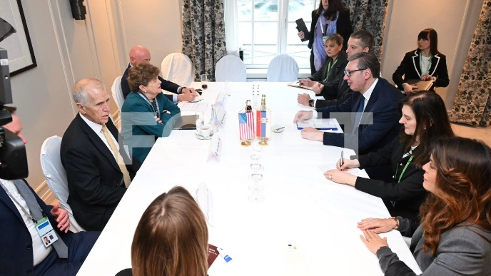 Vučić s američkim senatorima